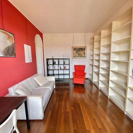 Grazioso Appartamento Nel Cuore Del Tran Tran Di Milano, Perfetto Per Amici E Famiglie, Vicino A Metropolitana Экстерьер фото