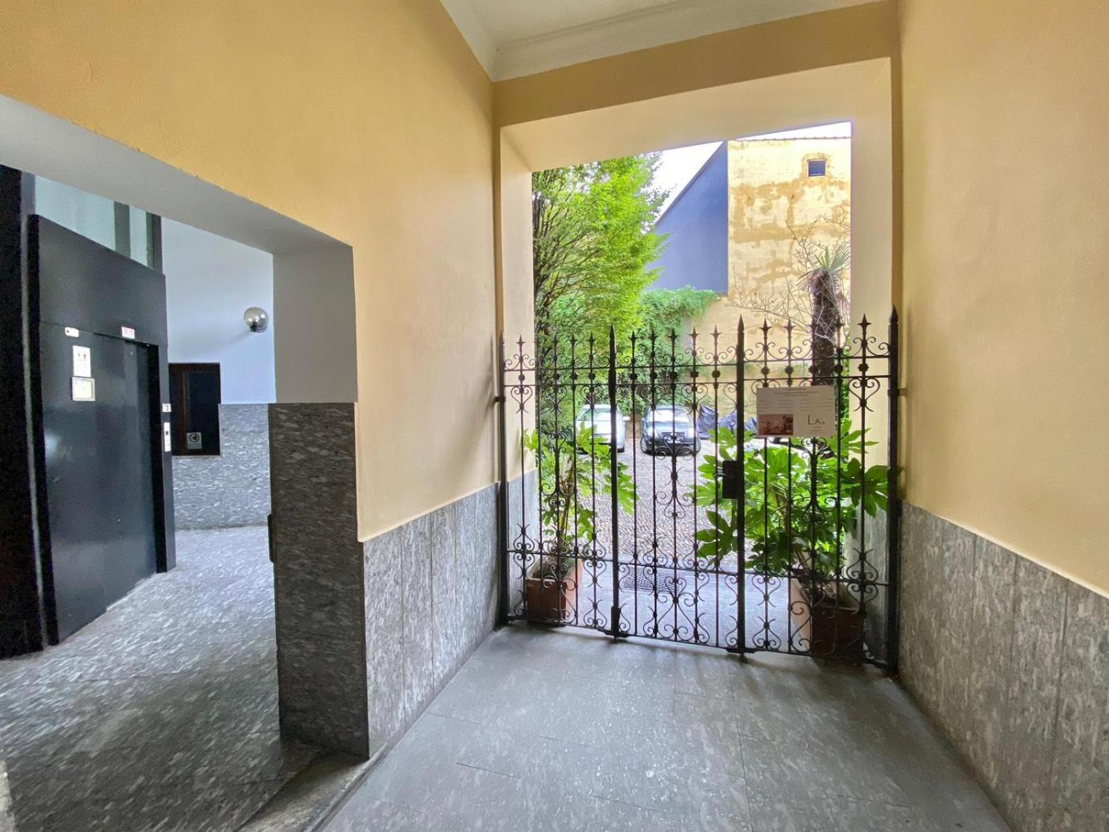 Grazioso Appartamento Nel Cuore Del Tran Tran Di Milano, Perfetto Per Amici E Famiglie, Vicino A Metropolitana Экстерьер фото